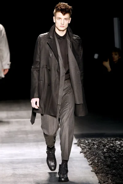 Look 27